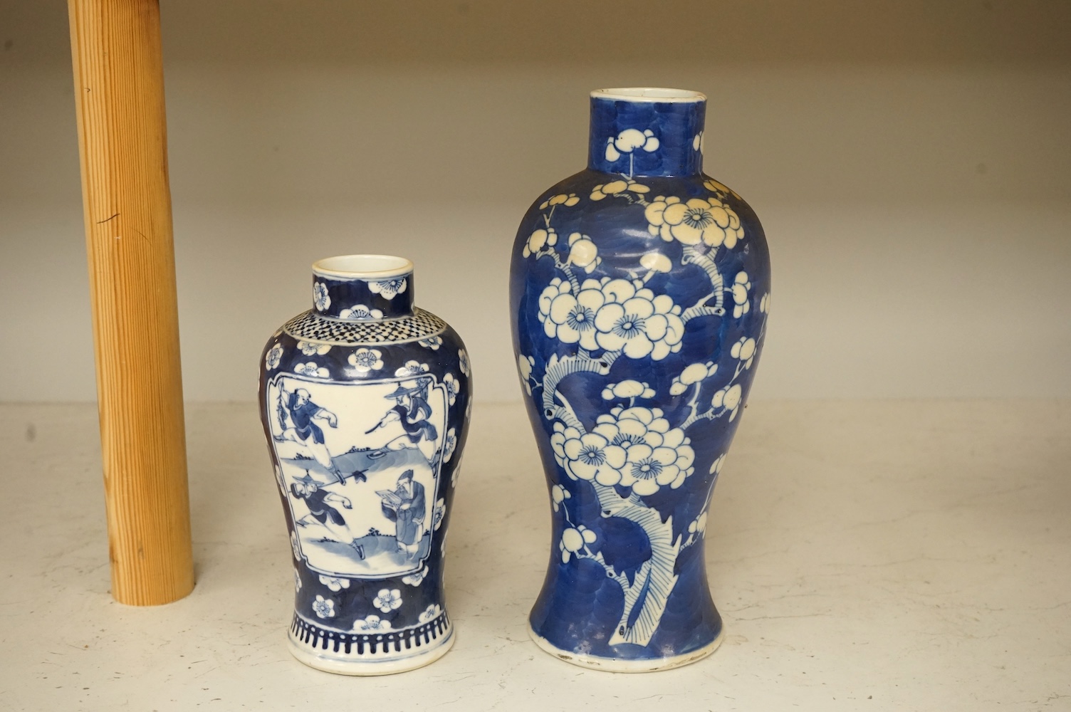 Two Chinese blue and white vases, Guangxu period, 26cm